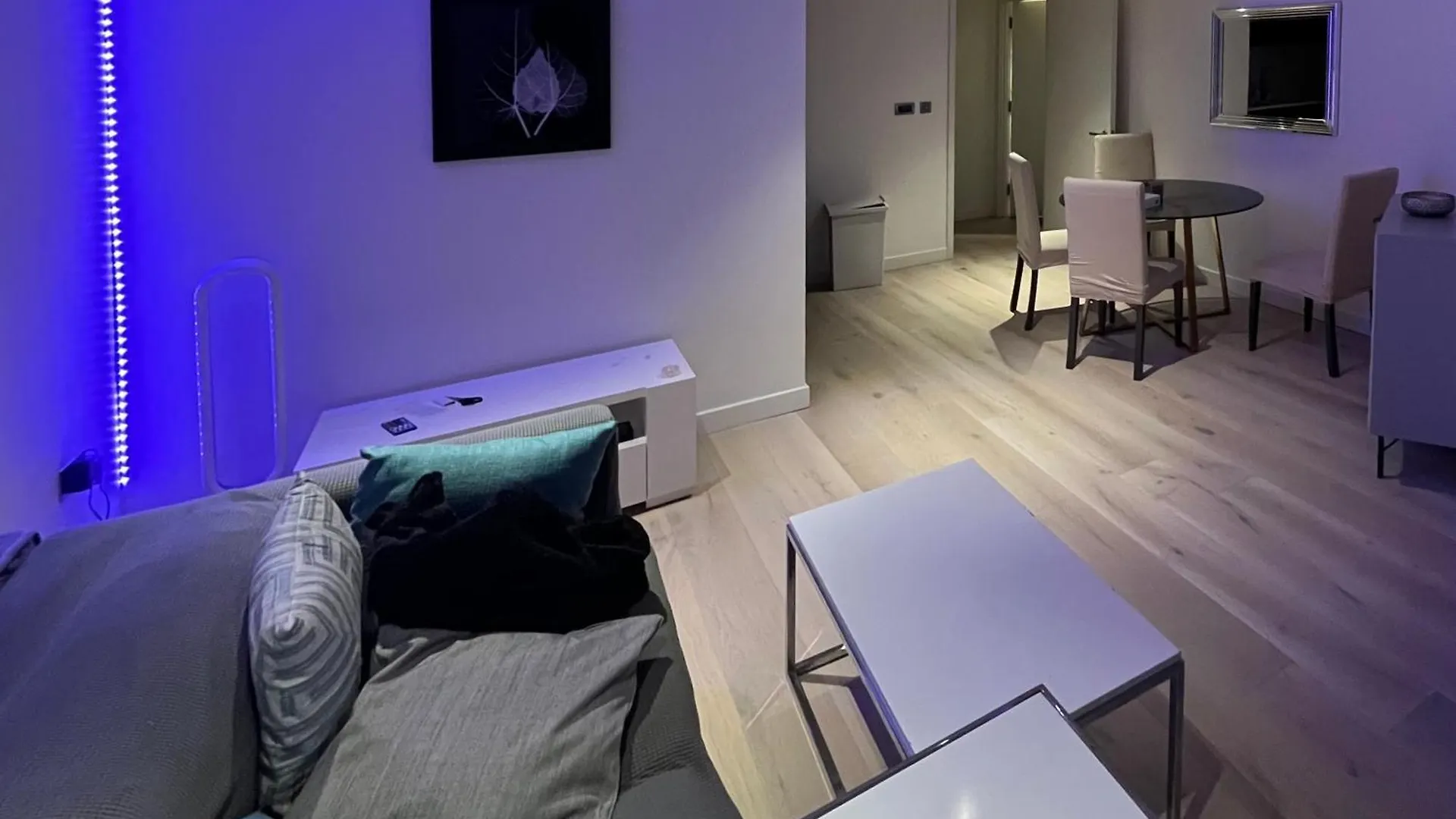 Luxury City Apartment In Canary Wharf City Centre With Private Balcony, And 360 Skyline City View London 0*,  United Kingdom