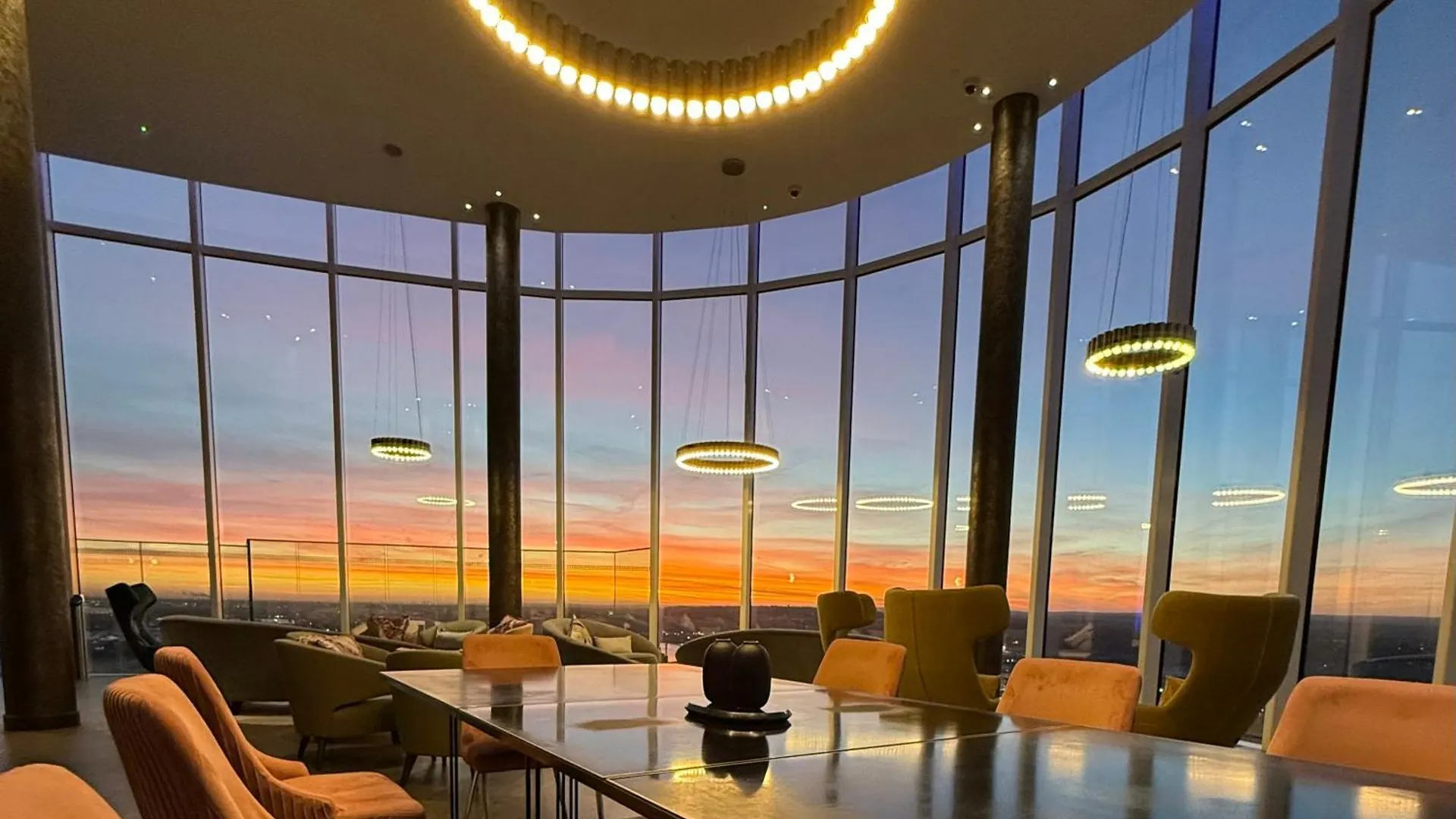 Luxury City Apartment In Canary Wharf City Centre With Private Balcony, And 360 Skyline City View London United Kingdom