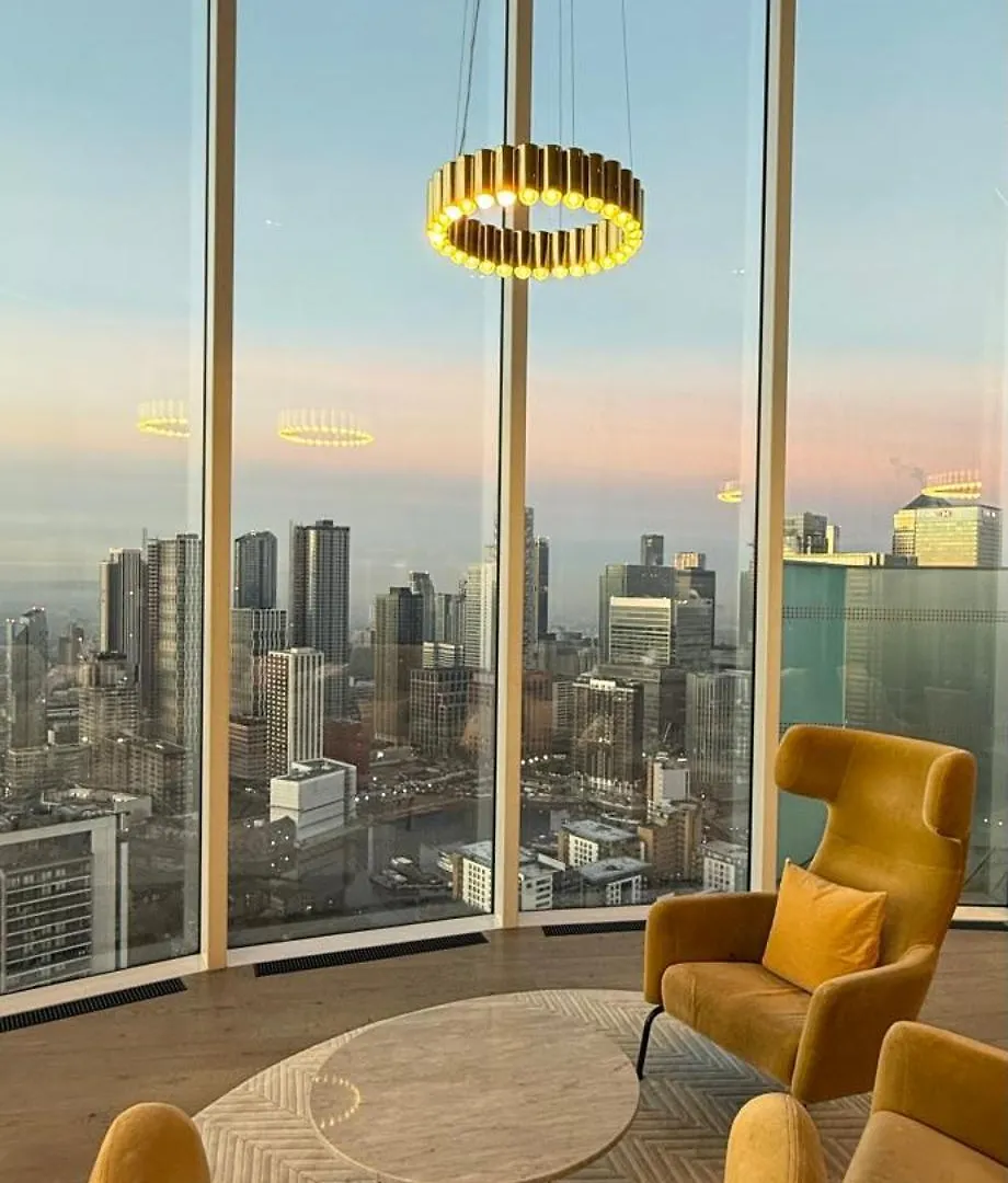 Luxury City Apartment In Canary Wharf City Centre With Private Balcony, And 360 Skyline City View location